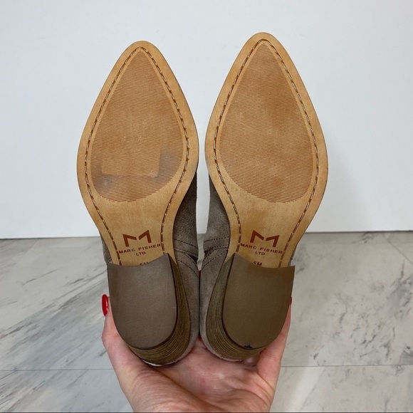 New! Marc Fisher Dalar Perforated Suede Tan Bootie 5M - Picture 10 of 11